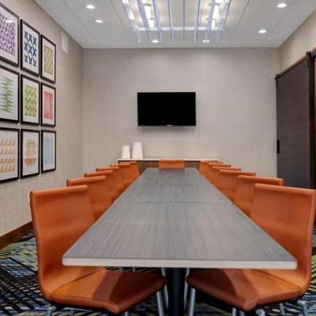 Holiday Inn Express & Suites - Detroit - Dearborn By Ihg 외부 사진