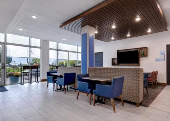 Holiday Inn Express & Suites - Detroit - Dearborn By Ihg 외부 사진