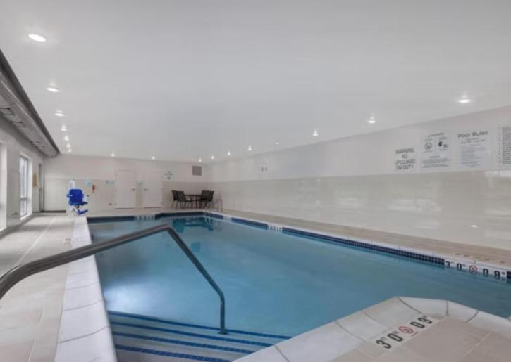 Holiday Inn Express & Suites - Detroit - Dearborn By Ihg 외부 사진